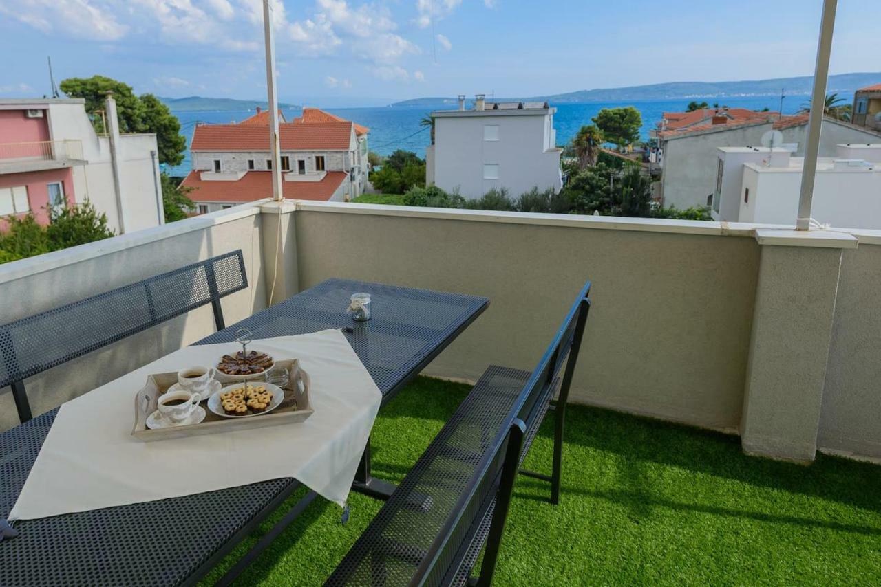 Apartment By The Sea And Beach With Roof Terrace Каштела Екстер'єр фото